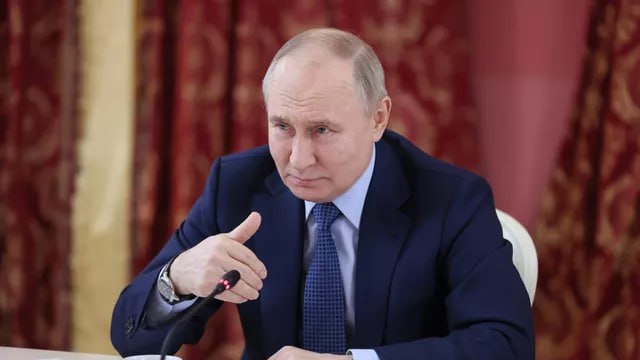 Владимир Путин призвал добиваться роста доходов квалифицированных кадров